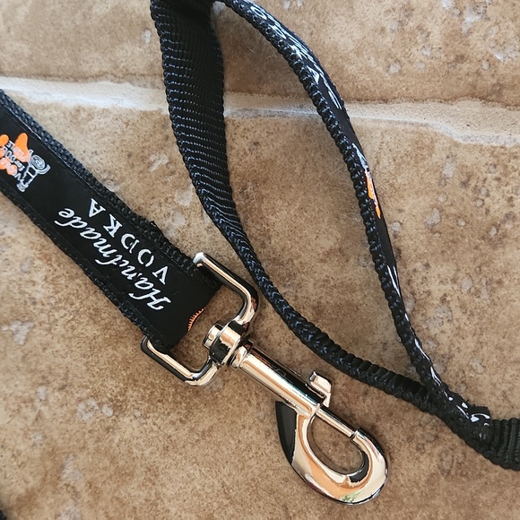 Tito's Vodka black dog leash - Picture 4 of 5